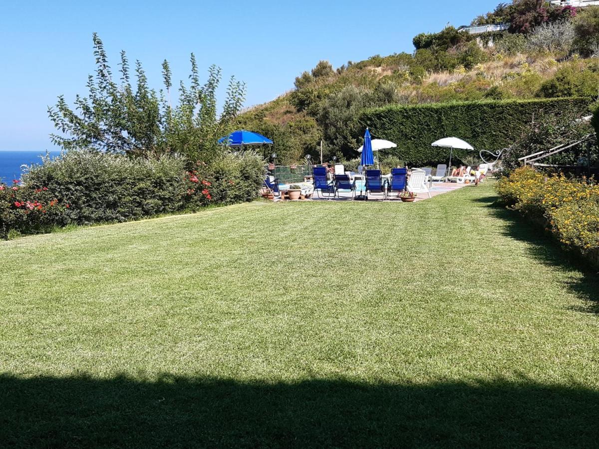 Case Vacanze Con Piscina アルタヴィッラ・ミリーチア エクステリア 写真